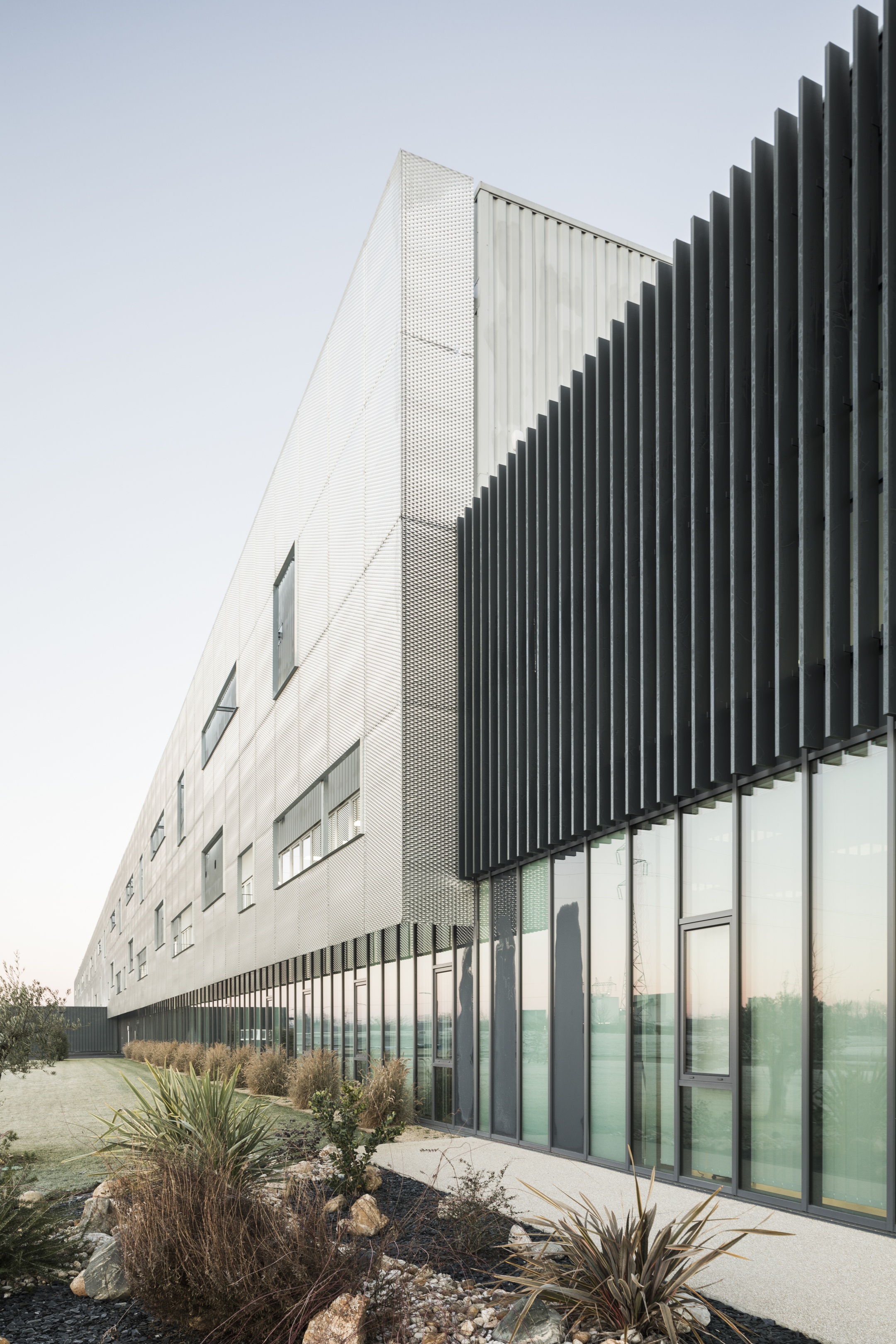 Usine et bureaux Farella - Montauban (82)